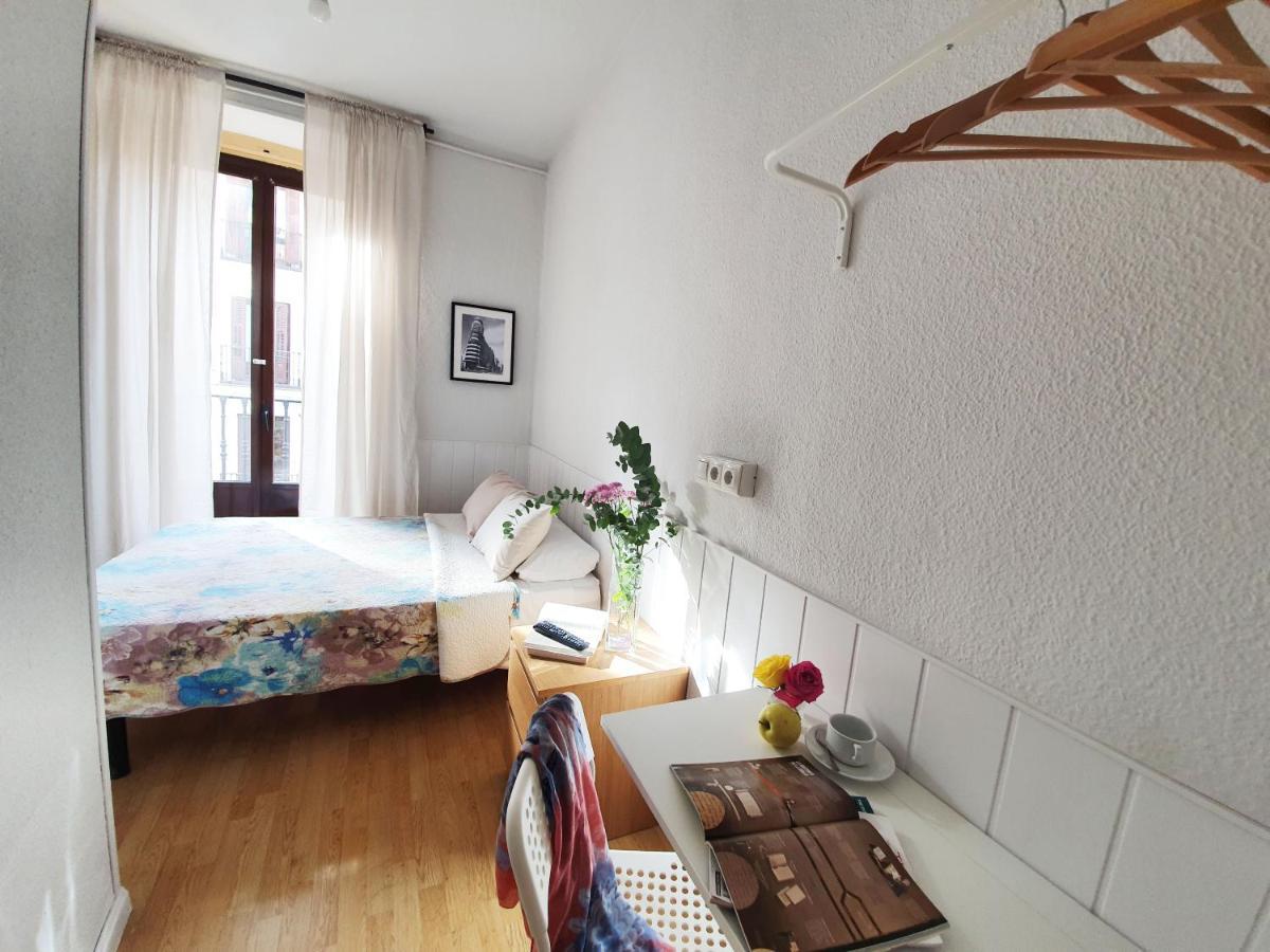 Hostal Alicante Madrid Bagian luar foto