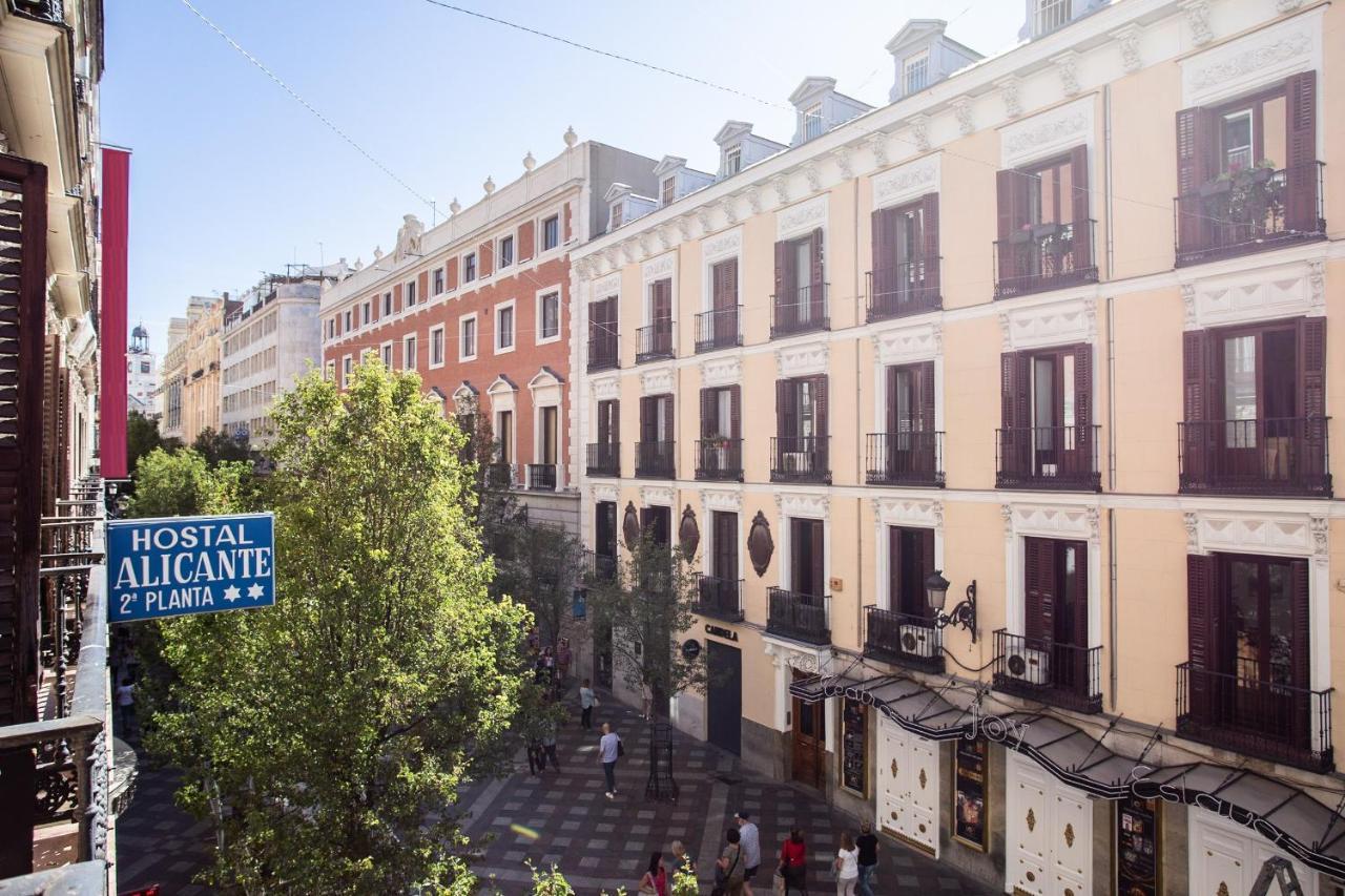 Hostal Alicante Madrid Bagian luar foto