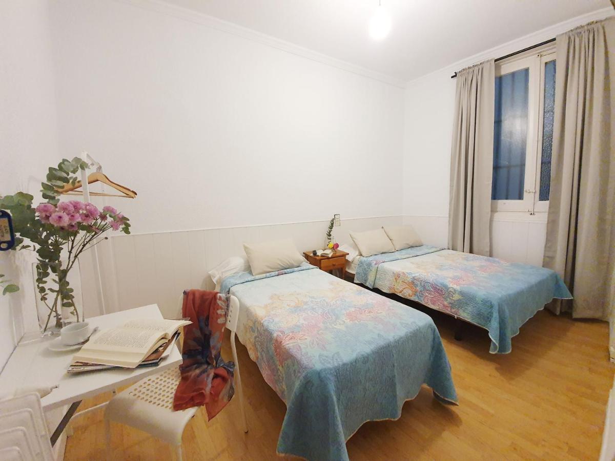 Hostal Alicante Madrid Bagian luar foto