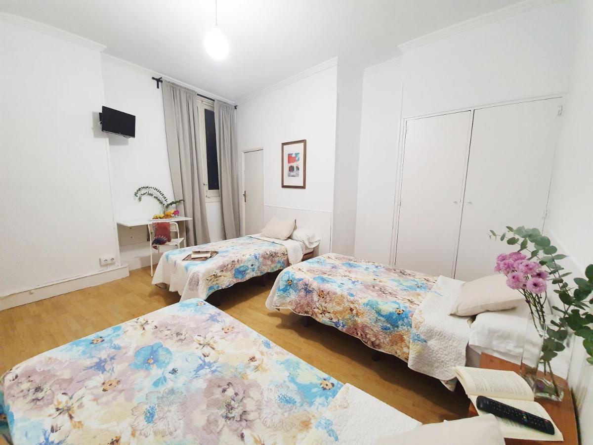 Hostal Alicante Madrid Bagian luar foto