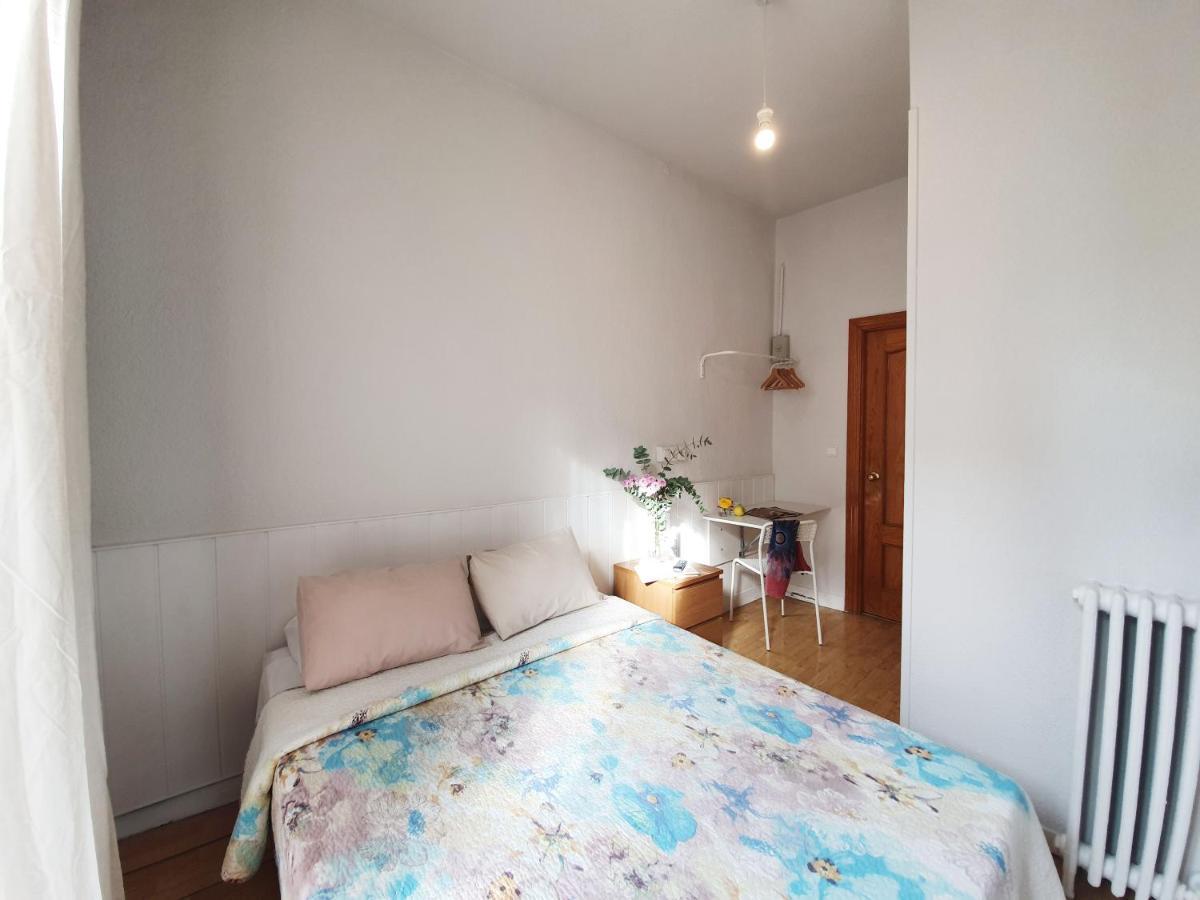 Hostal Alicante Madrid Bagian luar foto