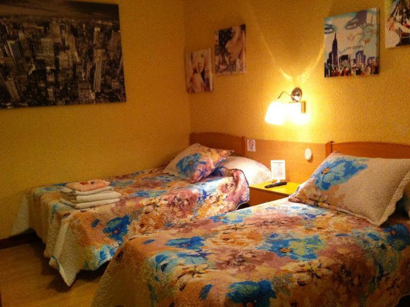 Hostal Alicante Madrid Ruang foto