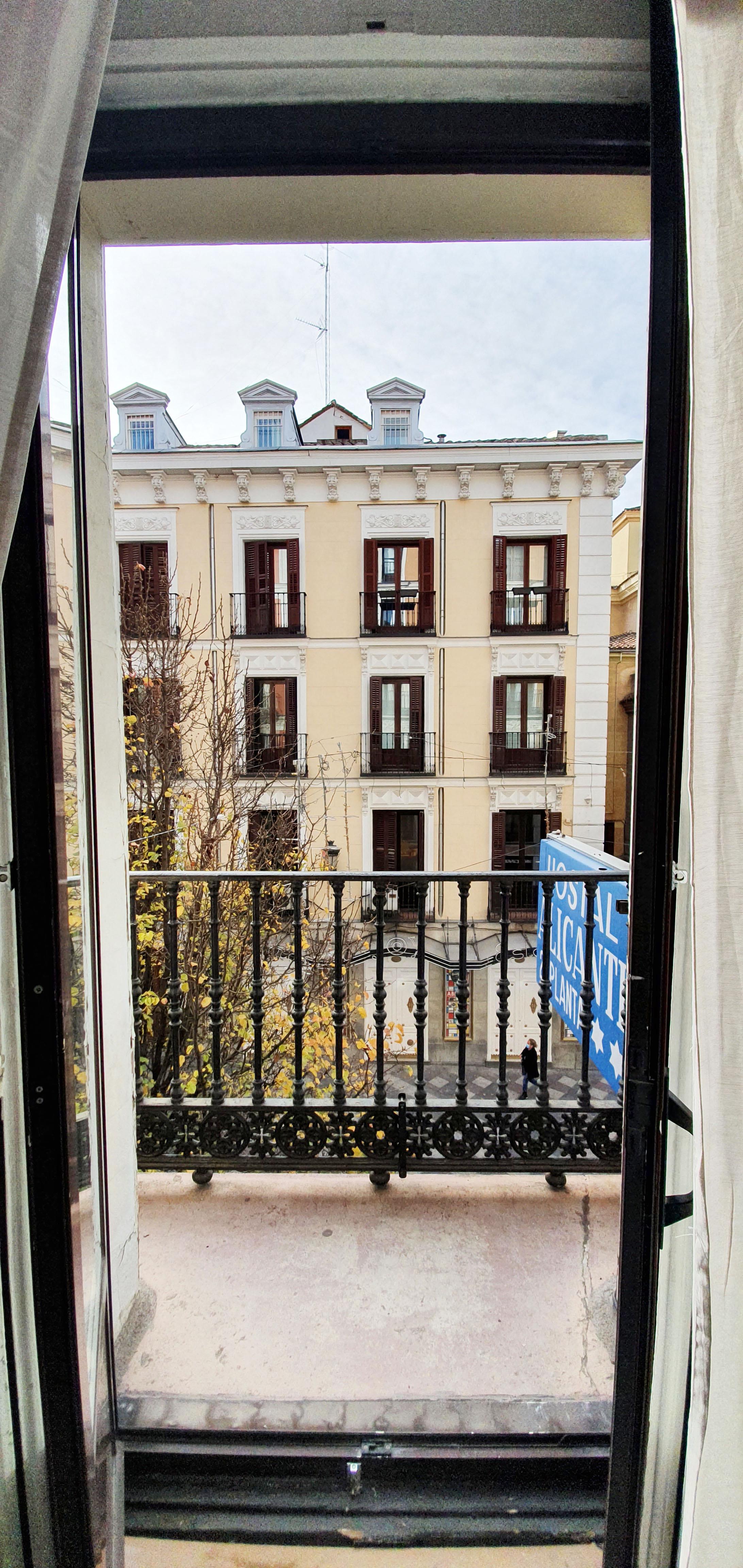 Hostal Alicante Madrid Bagian luar foto