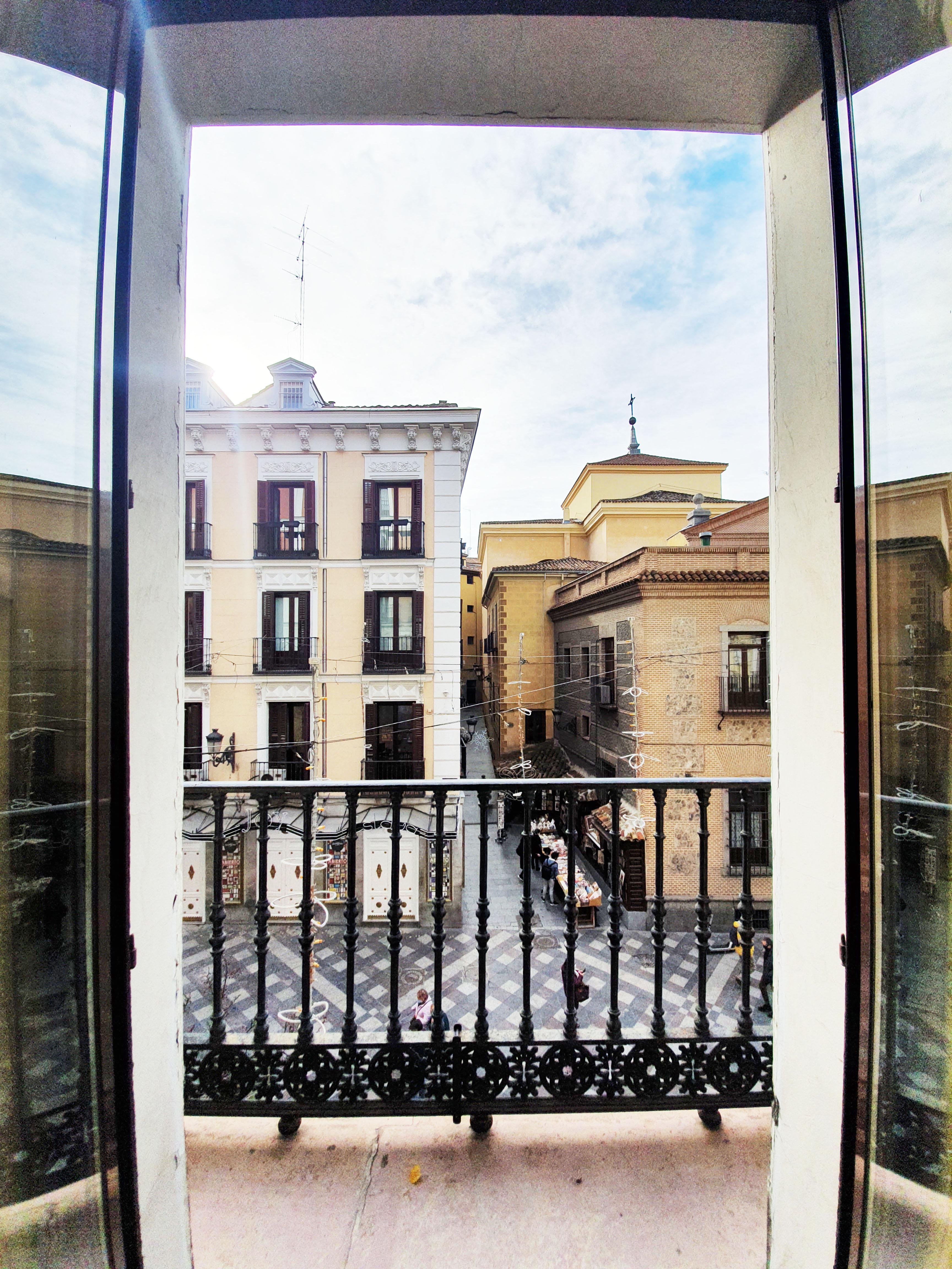 Hostal Alicante Madrid Bagian luar foto