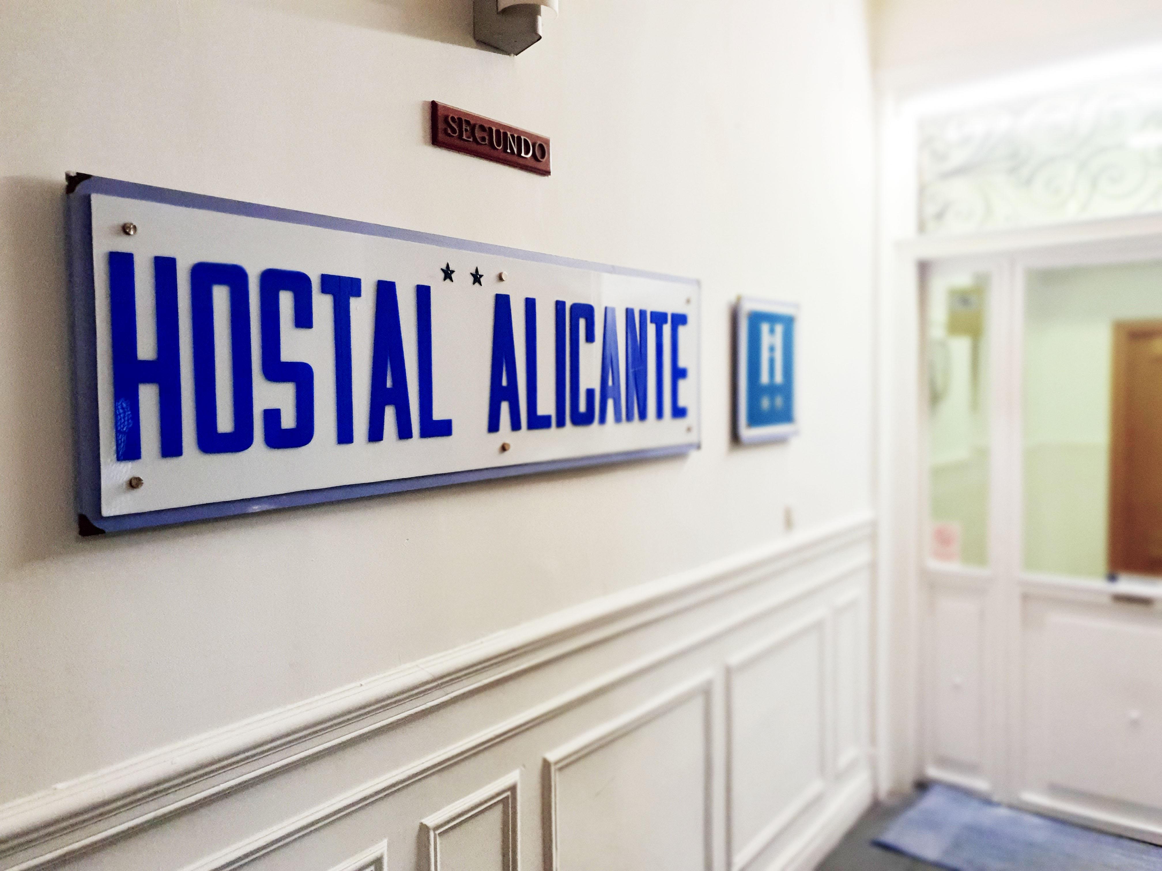 Hostal Alicante Madrid Bagian luar foto