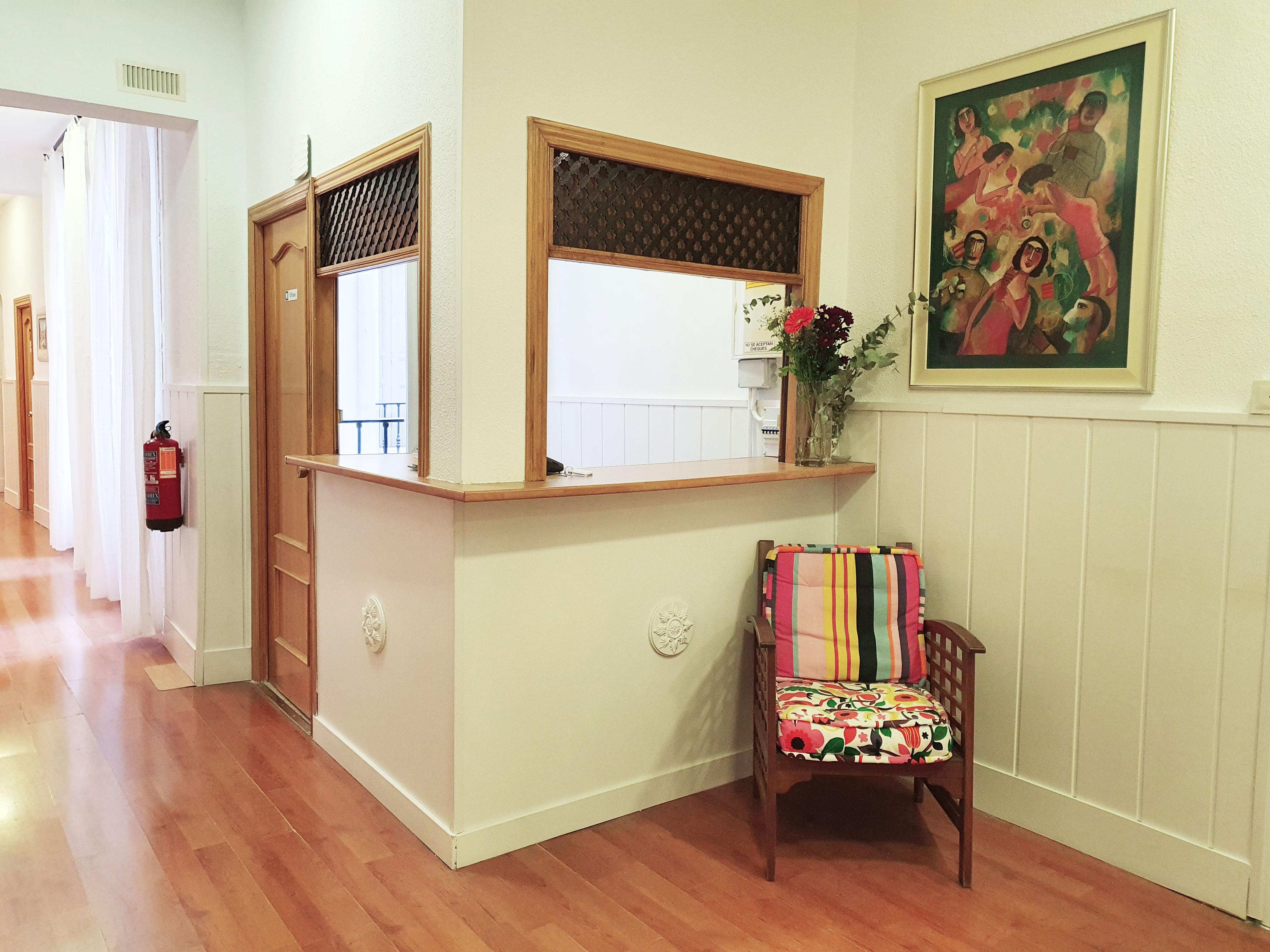Hostal Alicante Madrid Bagian luar foto