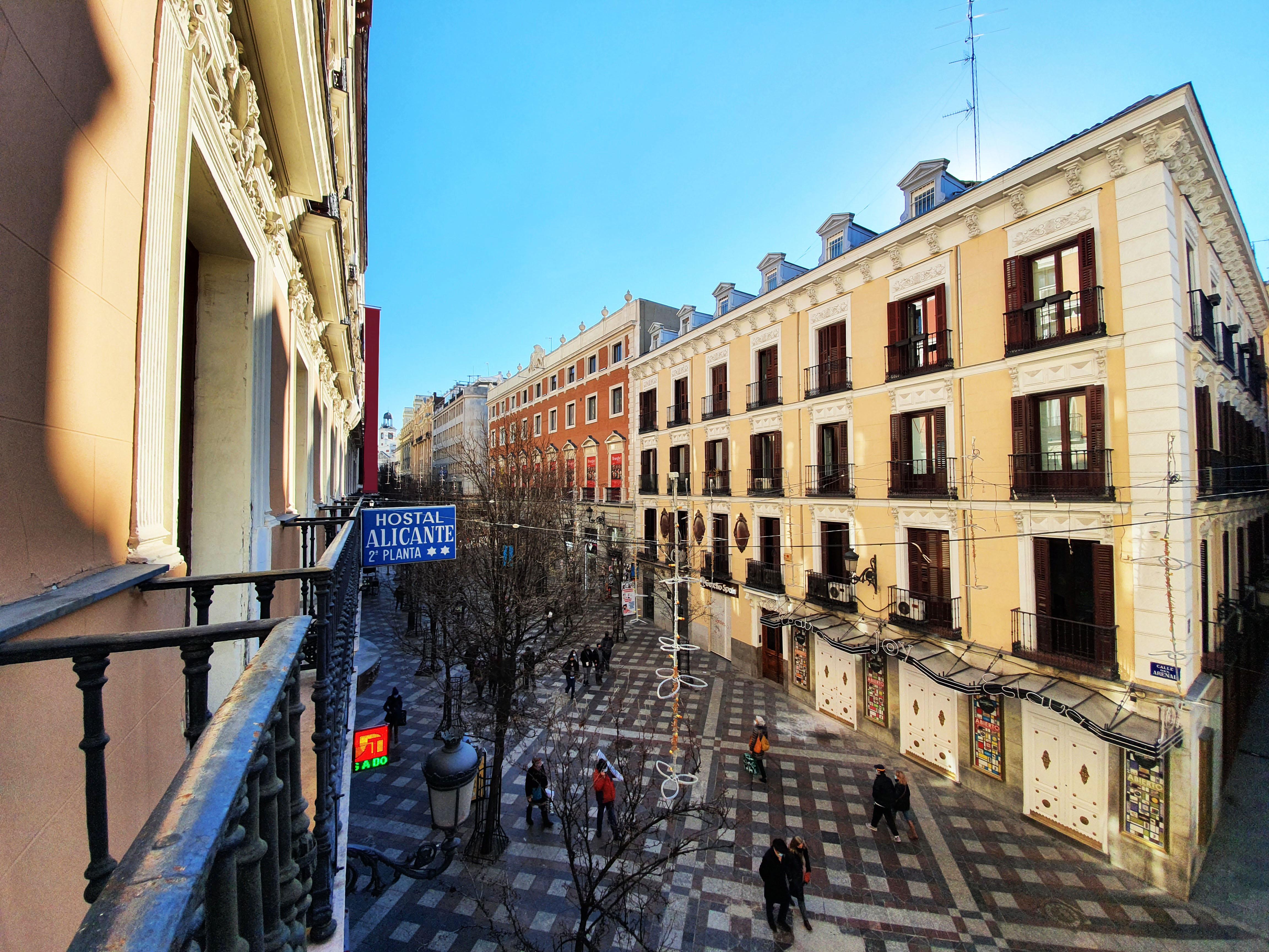 Hostal Alicante Madrid Bagian luar foto