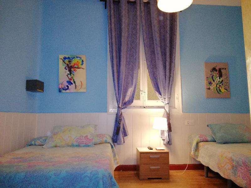 Hostal Alicante Madrid Bagian luar foto